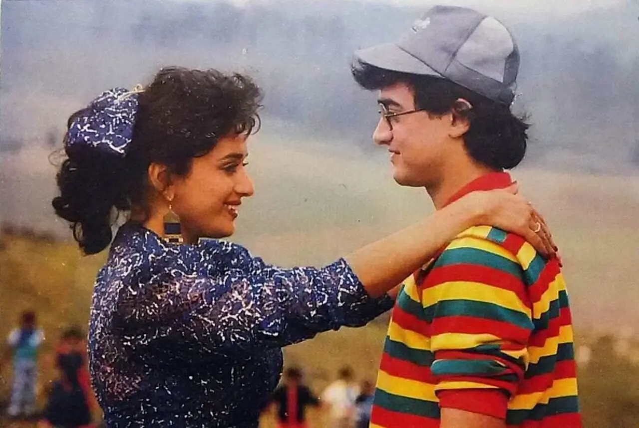 Deewana Mujh Sa Nahin (1990)
Aamir Khan plays a photographer who becomes completely delusional after falling for a model (Madhuri Dixit). Despite her engagement, his obsession convinces him that she is secretly in love with him and will marry him.